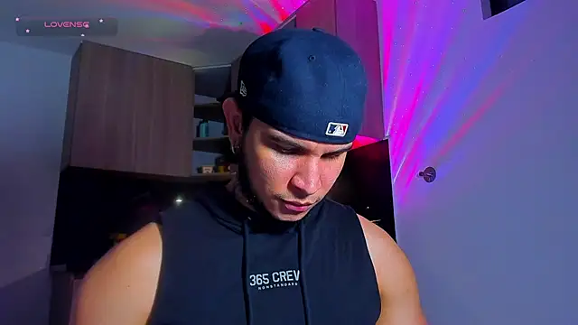Snapshot of austinoficial chatting on May 9, 2026, 12:05 am austinoficial online show from May 9, 2026, 12:05 am