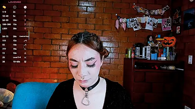 Annycolin  online show from February 13, 2026, 9:33 pm