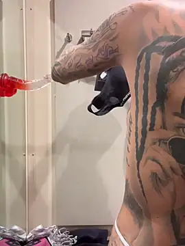 Snapshot of Black_sweet_Rose chatting on February 1, 2025, 6:40 pm Black sweet Rose online show from February 1, 2025, 6:40 pm