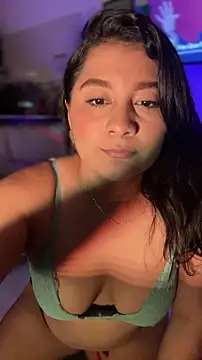 saraa franco  online show from October 30, 2025, 3:52 am