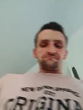 Owennn111 online show from May 10, 2026, 5:23 am