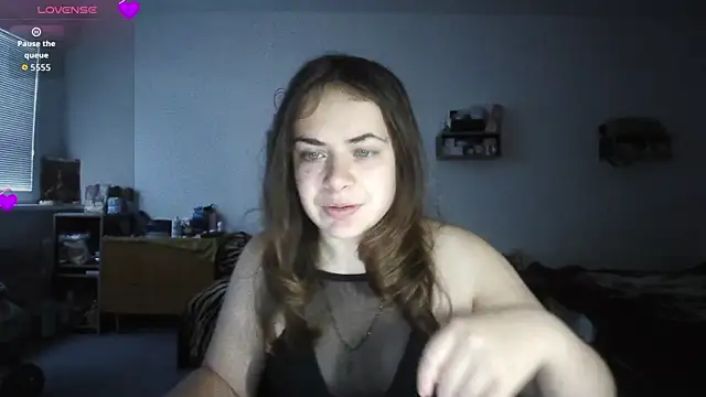 Snapshot of Your___Hope chatting on October 29, 2025, 6:37 am Your Hope online show from October 29, 2025, 6:37 am