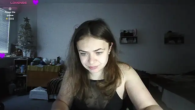 Snapshot of Your___Hope chatting on November 19, 2025, 6:46 am Your Hope online show from November 19, 2025, 6:46 am