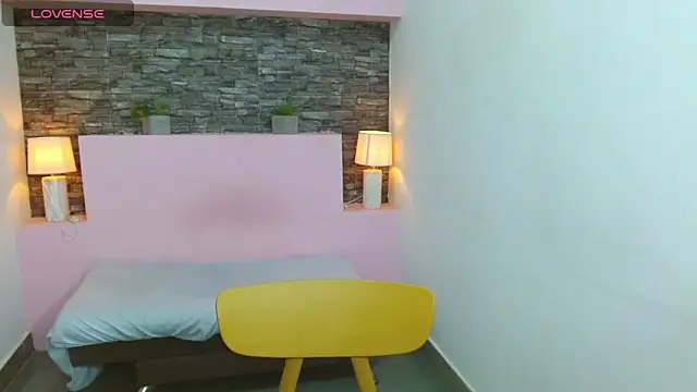 ScarletEmber3 online show from February 25, 2025, 4:03 am