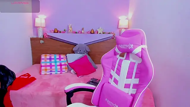 ScarletEmber3 online show from March 21, 2025, 3:44 am