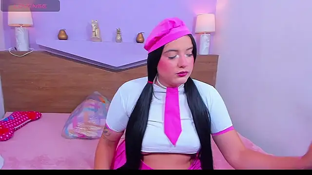 ScarletEmber3 online show from September 18, 2025, 5:53 am