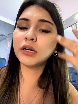 Aitana Hilton  online show from November 8, 2025, 11:43 am