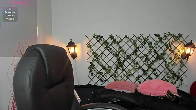 zahra Jalid online show from October 28, 2025, 9:50 pm