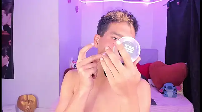 Snapshot of Ethan_Boyy chatting on February 20, 2025, 12:52 am Ethan Boyy online show from February 20, 2025, 12:52 am