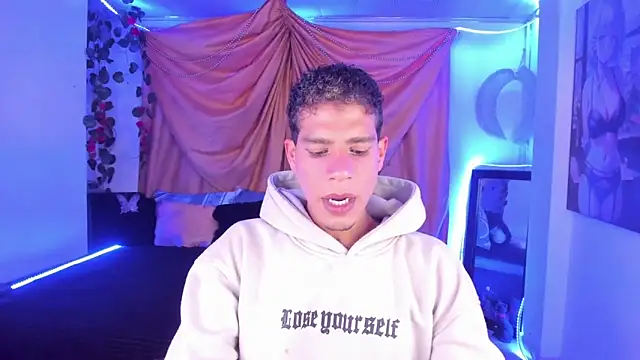 Snapshot of Ethan_Boyy chatting on October 9, 2025, 11:14 pm Ethan Boyy online show from October 9, 2025, 11:14 pm