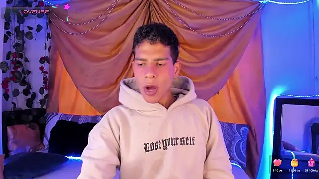 Snapshot of Ethan_Boyy chatting on November 11, 2025, 9:48 pm Ethan Boyy online show from November 11, 2025, 9:48 pm