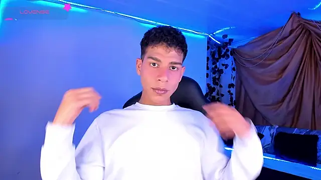 Snapshot of Ethan_Boyy chatting on December 2, 2025, 11:23 pm Ethan Boyy online show from December 2, 2025, 11:23 pm