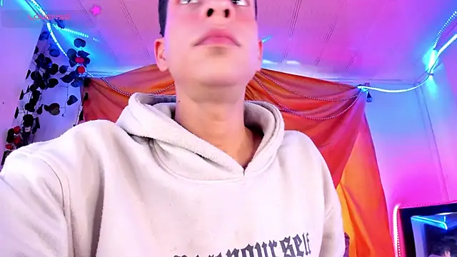 Snapshot of Ethan_Boyy chatting on December 14, 2025, 7:18 pm Ethan Boyy online show from December 14, 2025, 7:18 pm