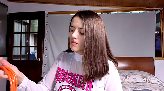 Snapshot of SexLaura_ chatting on February 12, 2025, 7:45 pm SexLaura online show from February 12, 2025, 7:45 pm