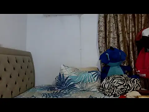 sweethoneytsx online show from February 25, 2026, 11:36 pm