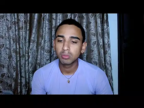 Snapshot of dannyhardx chatting on November 17, 2025, 10:15 pm dannyhardx online show from November 17, 2025, 10:15 pm