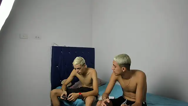 Latinos 2001 online show from March 20, 2025, 11:34 pm