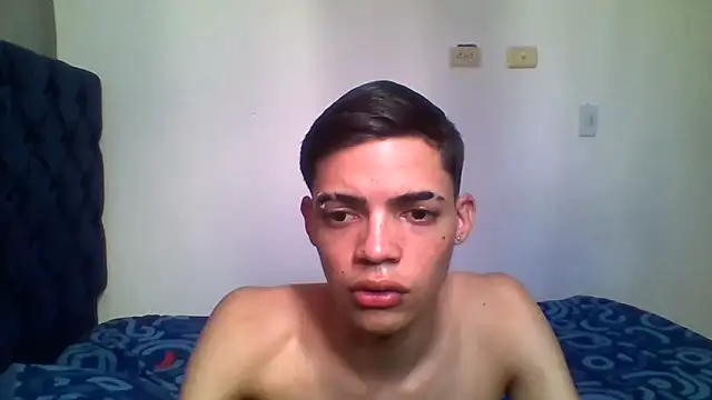 Latinos 2001 online show from April 24, 2026, 4:53 pm