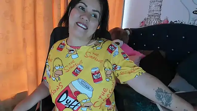 thamara226 online show from December 18, 2025, 2:23 pm