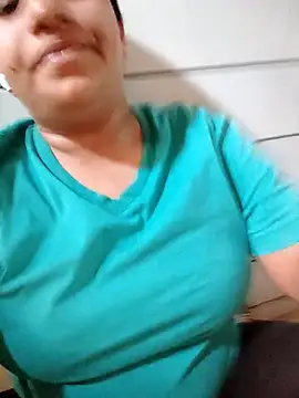 Snapshot of Mumbaigirl17 chatting on November 9, 2025, 8:23 am Mumbaigirl17 online show from November 9, 2025, 8:23 am