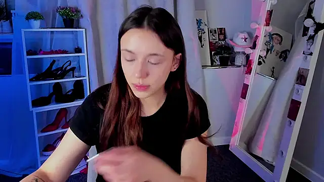 Sahara Shields online show from December 4, 2025, 7:50 am