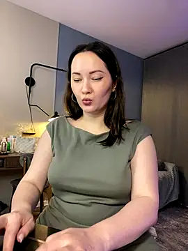 Snapshot of Kiss_My_Body chatting on October 5, 2025, 6:28 pm Kiss My Body online show from October 5, 2025, 6:28 pm