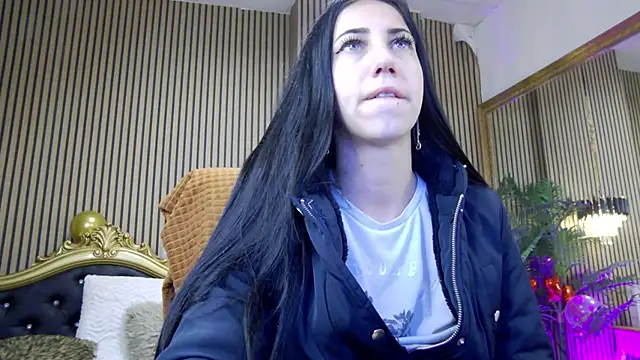 Snapshot of KeylaBlair chatting on February 14, 2025, 3:58 pm KeylaBlair online show from February 14, 2025, 3:58 pm