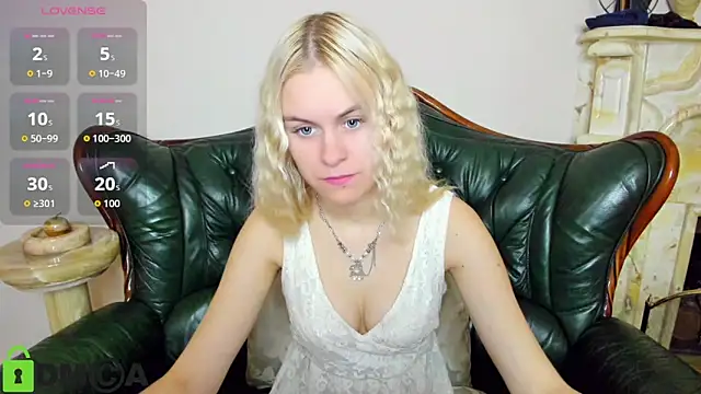 Snapshot of HillEva chatting on October 27, 2025, 8:18 am HillEva online show from October 27, 2025, 8:18 am