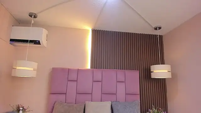 janna lopez  online show from November 23, 2025, 6:24 am