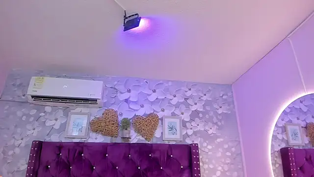 janna lopez  online show from November 30, 2025, 11:47 am