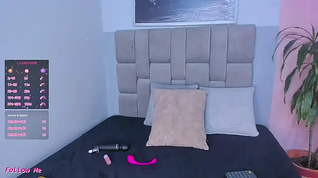 janna lopez  online show from December 20, 2025, 12:01 pm