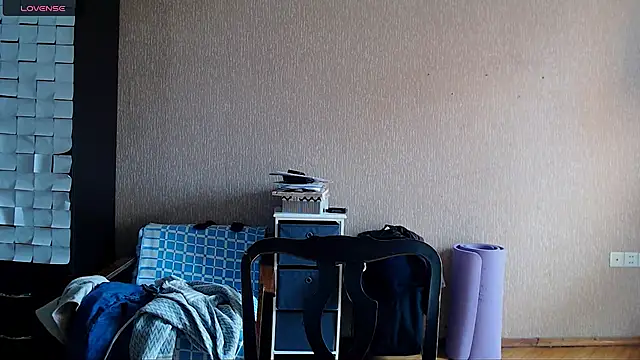  Roselina  online show from February 8, 2026, 10:51 am