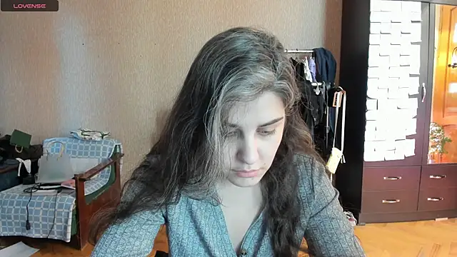 Snapshot of _Roselina_ chatting on June 15, 2026, 9:22 am Roselina online show from June 15, 2026, 9:22 am