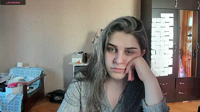 Snapshot of _Roselina_ chatting on July 9, 2026, 2:10 pm Roselina online show from July 9, 2026, 2:10 pm