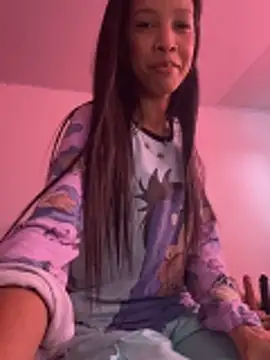 Snapshot of Keyler_True18 chatting on May 17, 2026, 2:13 pm Keyler True18 online show from May 17, 2026, 2:13 pm
