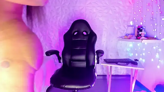 Karen morena online show from January 24, 2025, 1:03 pm