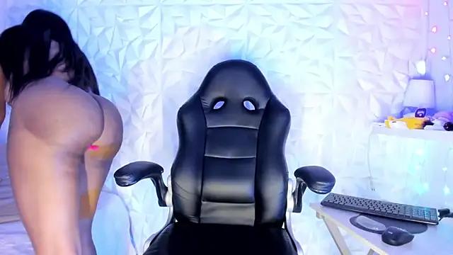 Karen morena online show from January 24, 2025, 4:06 pm