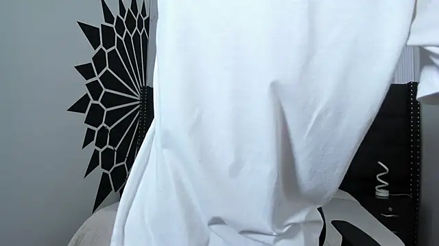 EthaanCox online show from March 3, 2026, 8:37 pm