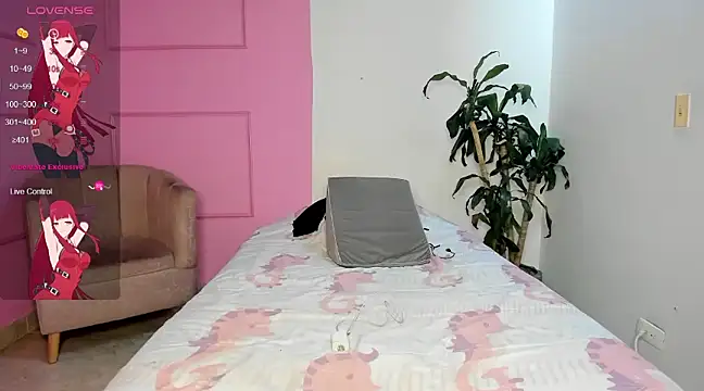 Snapshot of Missangeldust16 chatting on January 22, 2025, 12:06 pm Missangeldust16 online show from January 22, 2025, 12:06 pm