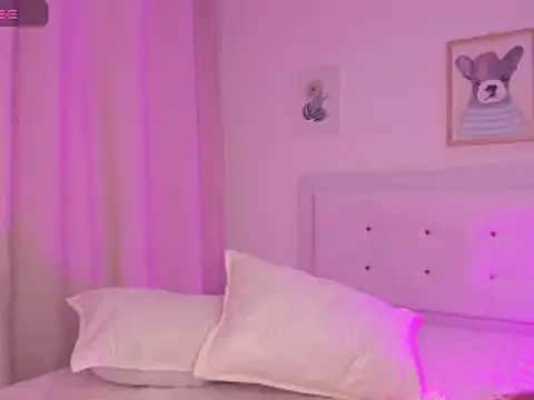 Snapshot of Missangeldust16 chatting on February 5, 2025, 12:06 pm Missangeldust16 online show from February 5, 2025, 12:06 pm