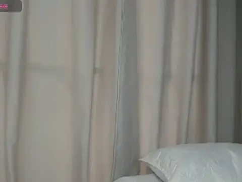 Snapshot of Missangeldust16 chatting on February 6, 2025, 8:02 pm Missangeldust16 online show from February 6, 2025, 8:02 pm