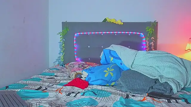 NoaBrowm online show from November 27, 2025, 10:45 pm