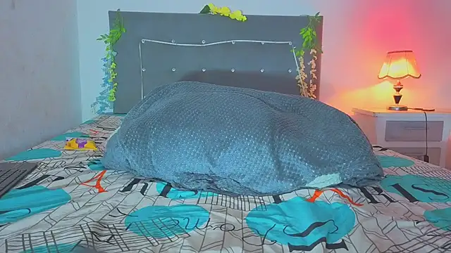 NoaBrowm online show from November 29, 2025, 9:40 pm