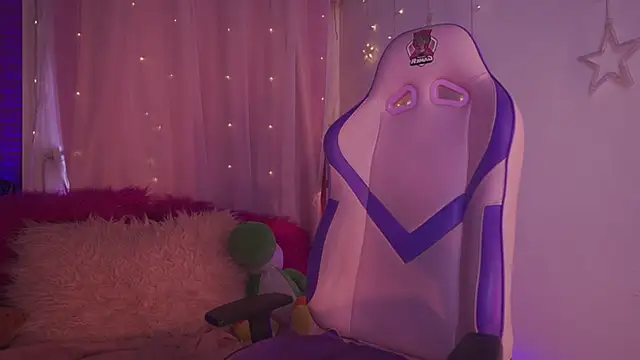 emma soffia  online show from January 30, 2025, 7:26 pm