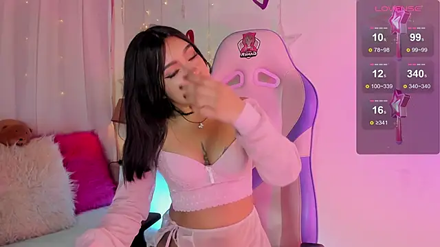 emma soffia  online show from March 5, 2025, 6:12 pm