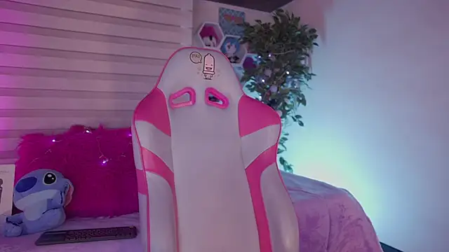 emma soffia  online show from October 2, 2025, 5:31 pm