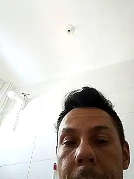 Snapshot of Santanacumxplod chatting on January 14, 2025, 7:32 pm Santanacumxplod online show from January 14, 2025, 7:32 pm