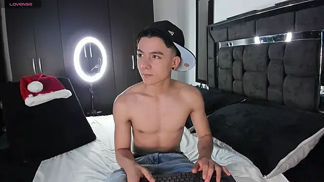 alanblack1 online show from November 21, 2025, 10:08 pm