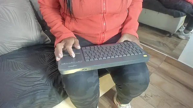 raquell moore online show from February 9, 2026, 12:53 pm