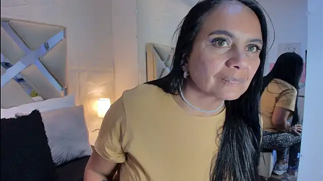 raquell moore online show from March 19, 2026, 12:25 am